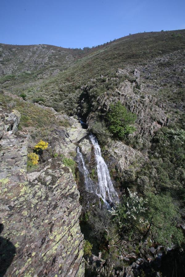 Casa Ribeira De Pera Villa Castanheira de Pera Luaran gambar