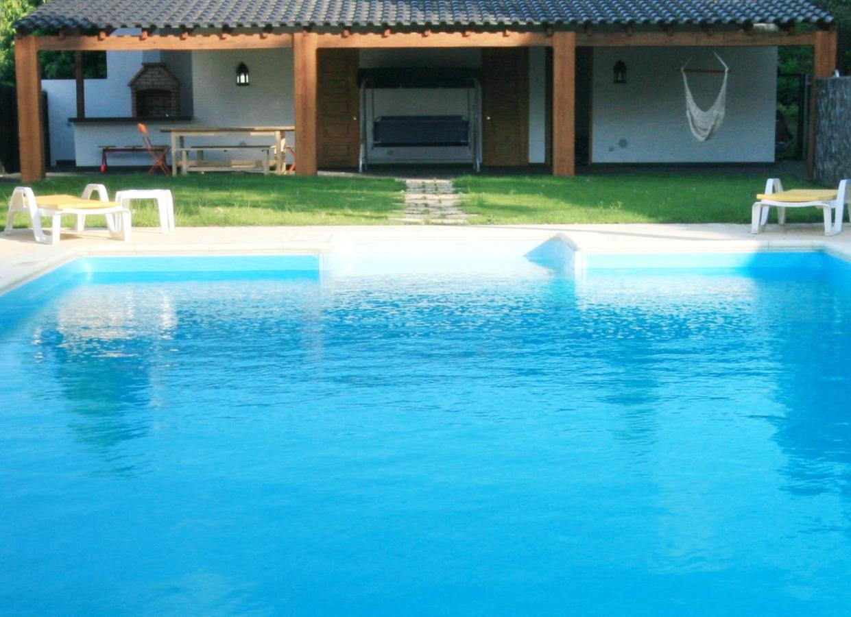 Casa Ribeira De Pera Villa Castanheira de Pera Luaran gambar